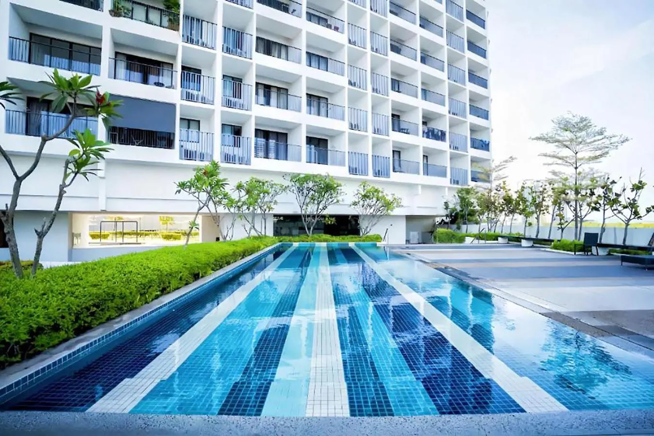 北欧ing风格豪华日出海景套房 Nordic Ing Luxury Seaview Suite Tanjung Tokong